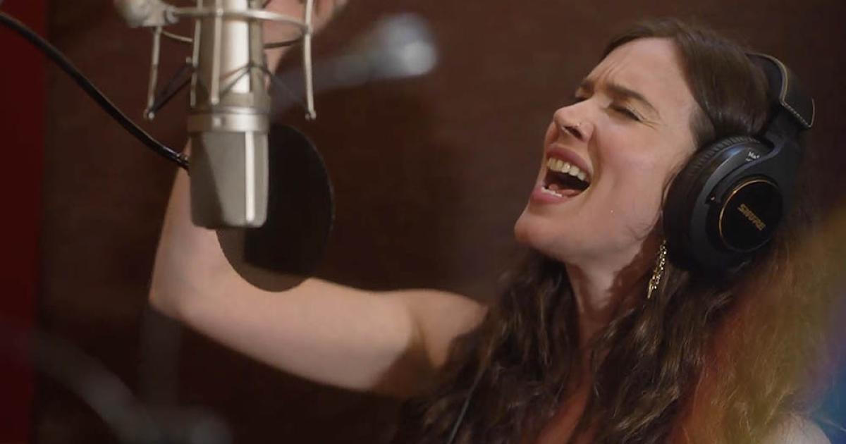 Joss Stone and Lorraine’s Change + Check Choir release charity single ‘Golden’