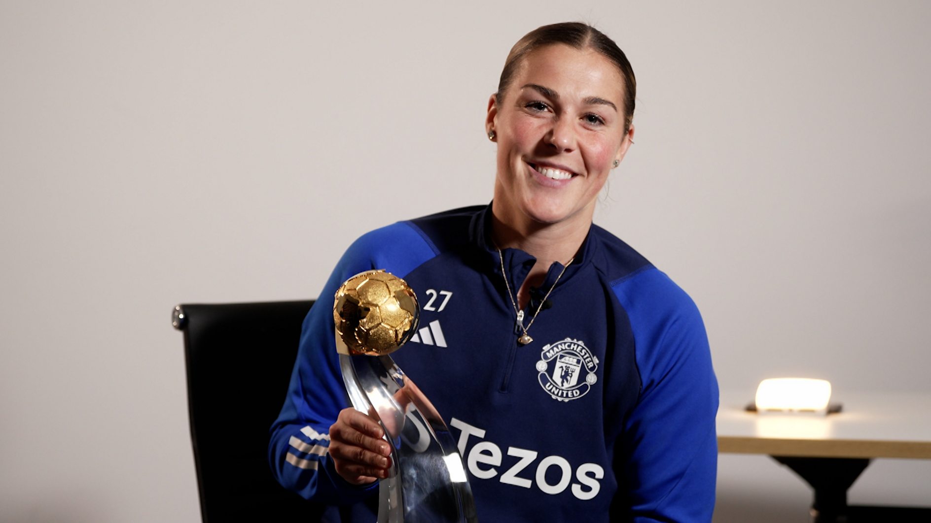 Mary Earps wins BBC Women's Footballer Of The Year