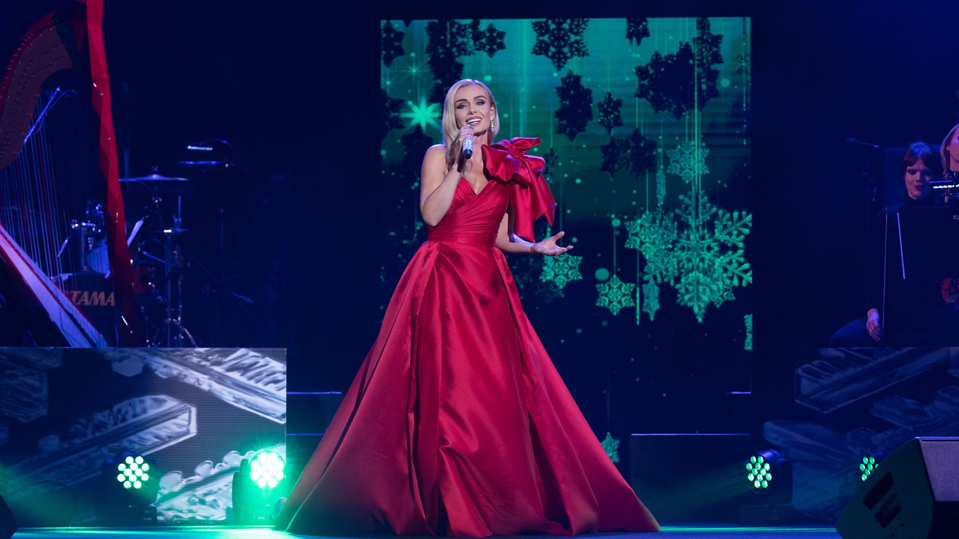 Katherine Jenkins OBE returns to Wales to lead a special homecoming Christmas concert for the BBC