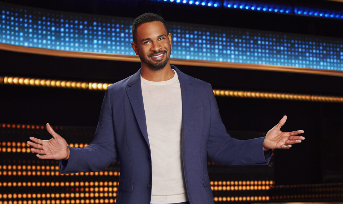 New game show "Raid the Cage" with Damon Wayans Jr. starts January 3