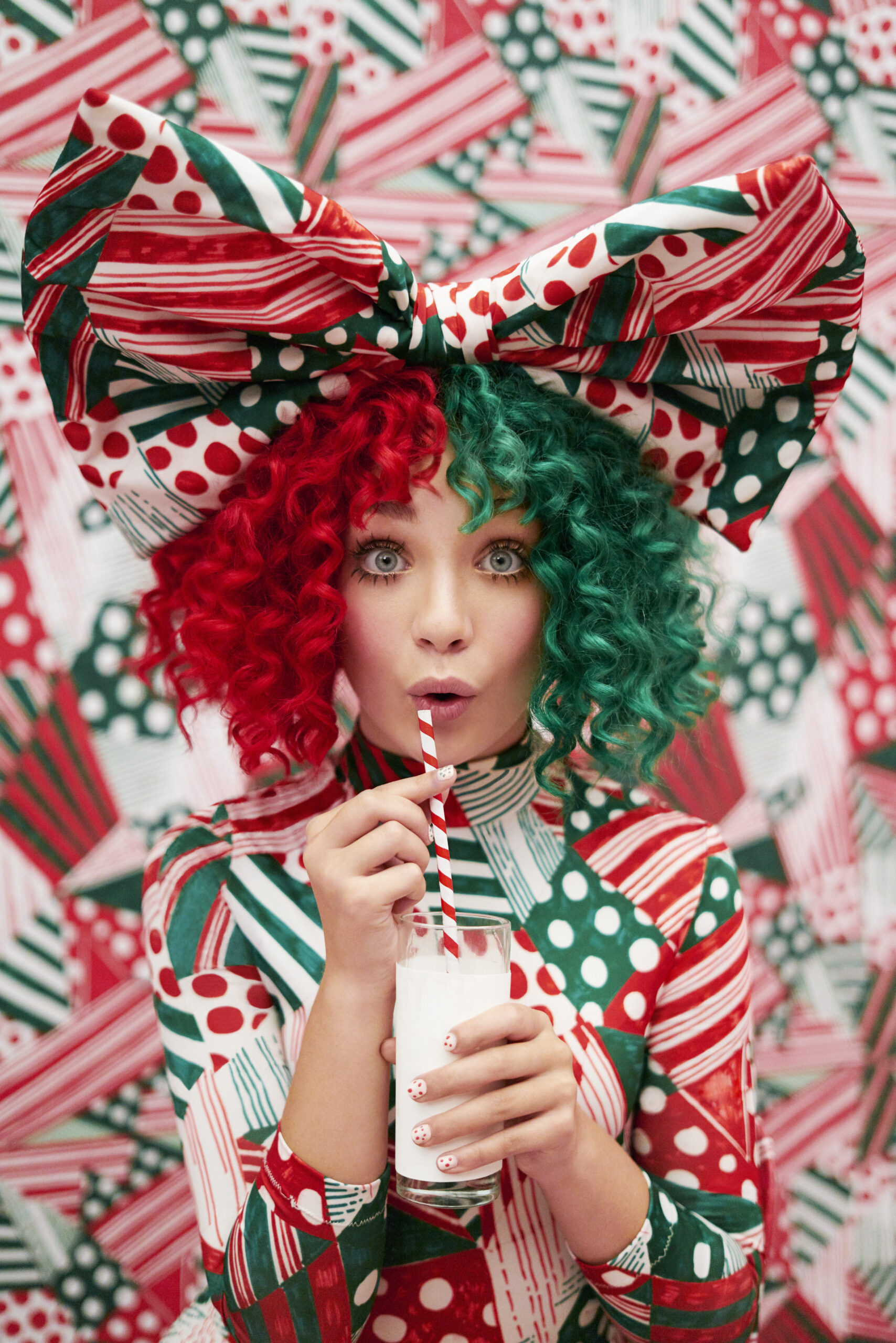 SIA & ENDEL LAUNCH TWO NEW SOUNDSCAPE ALBUMS TO ENCOURAGE HAPPIER, COZIER HOLIDAYS