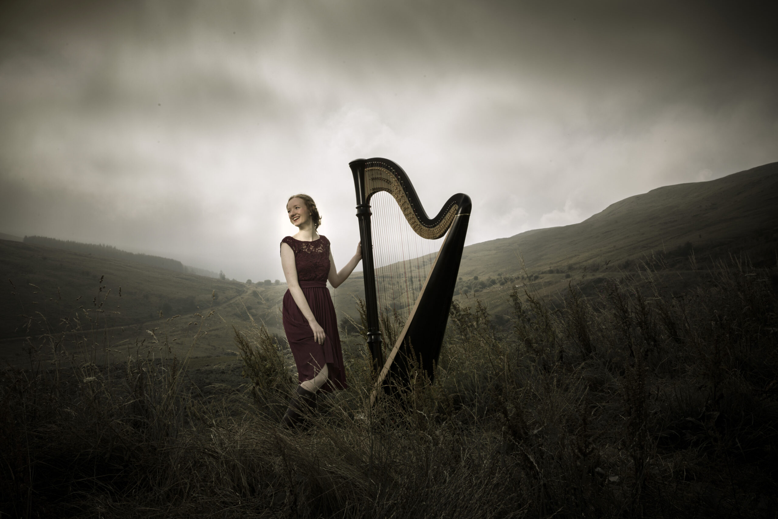 DECCA CLASSICS SIGNS THE OFFICIAL ROYAL HARPIST ALIS HUWS