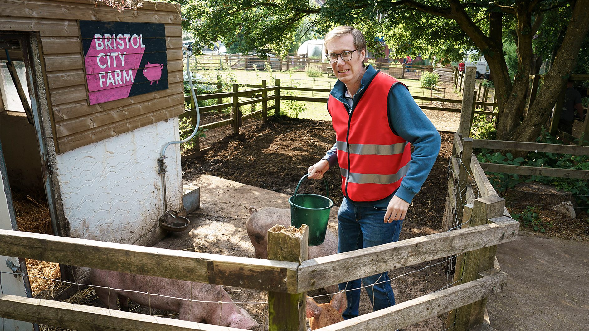 Interview with Stephen Merchant on The Outlaws which returns to UK on May 30 & US on May 31