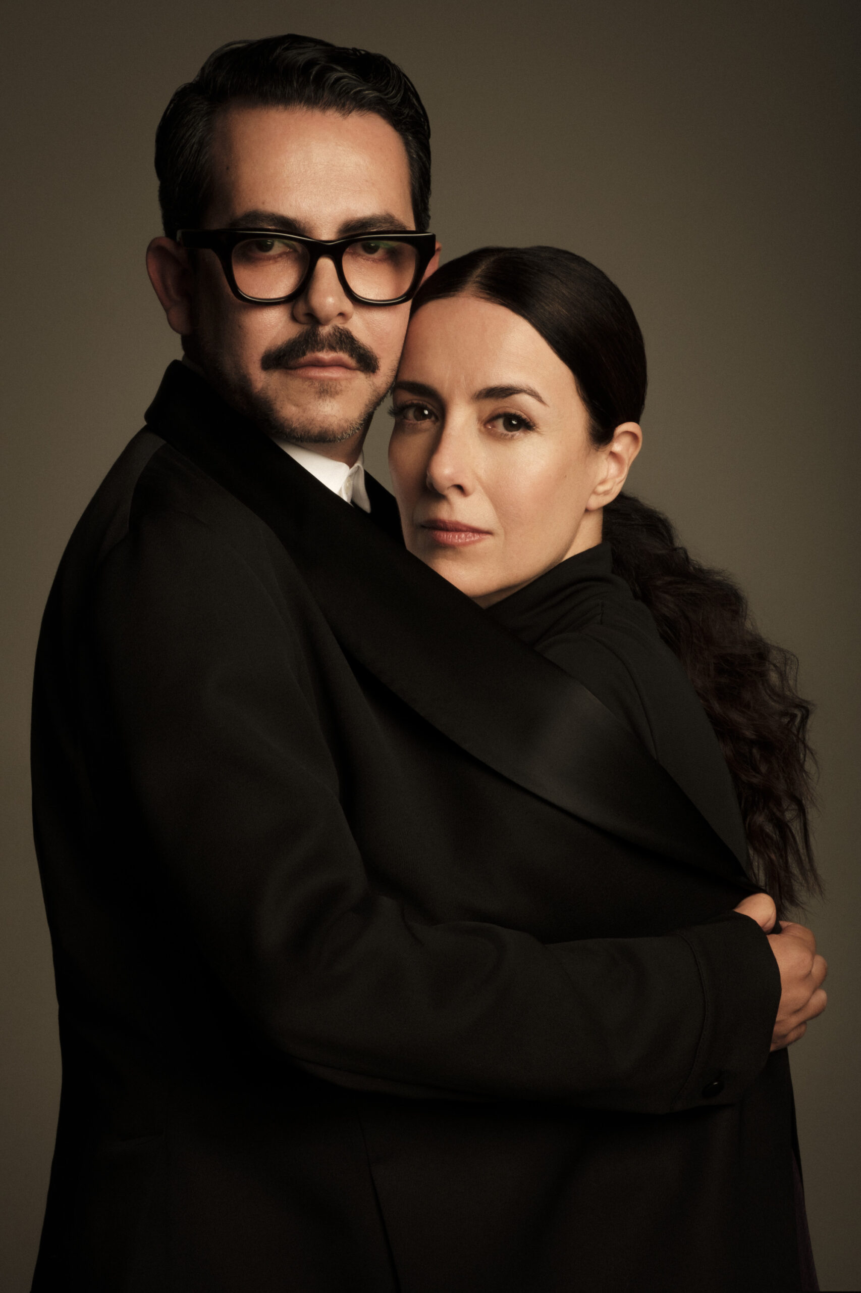 Manolo Caro & Cecilia Suárez reunite for new comedy series 'Serpientes y Escaleras'