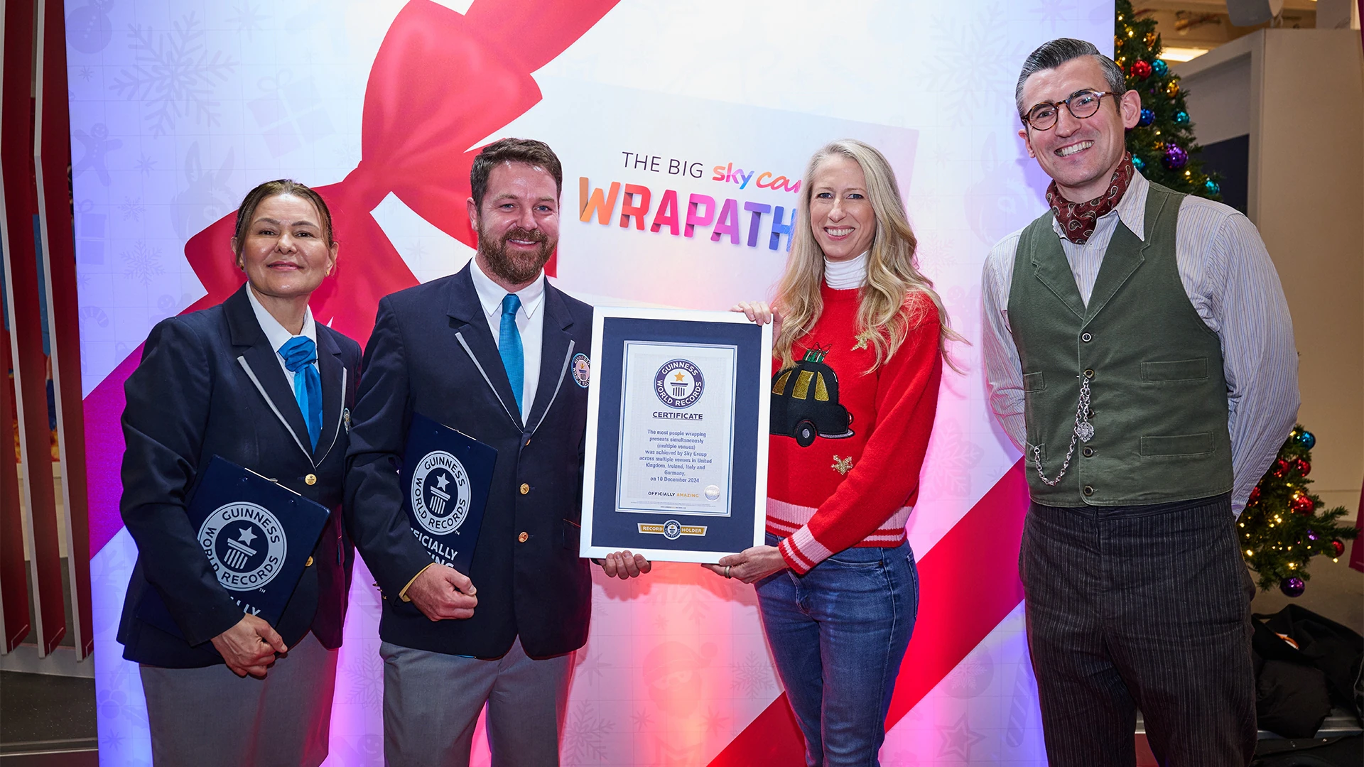 Sky wraps up GUINNESS WORLD RECORDS™ title in Christmas Wrapathon event